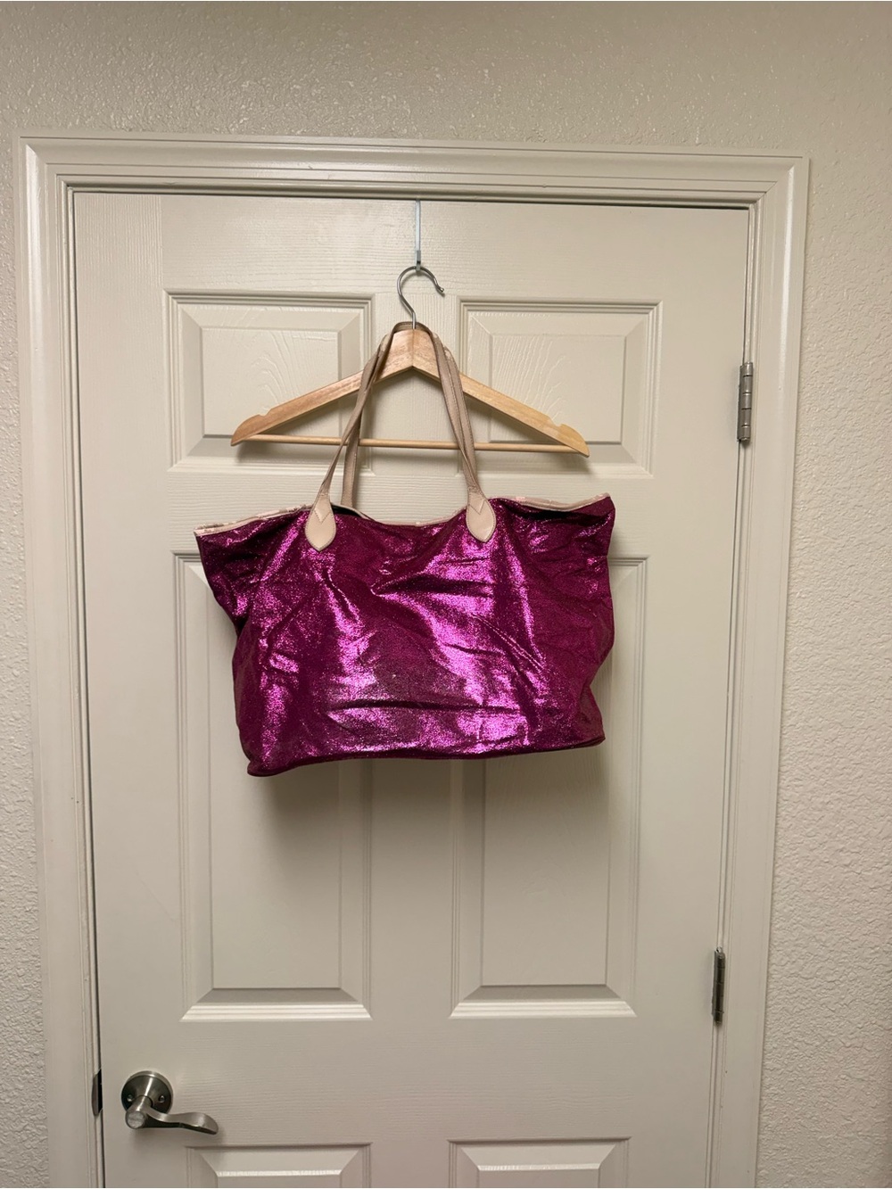 Sorial Metallic Fuchsia Tote with Neutral Straps